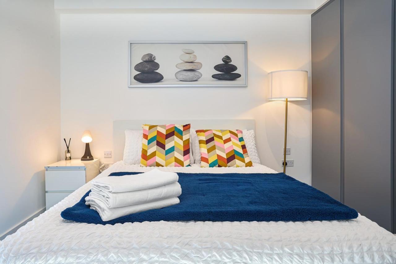 Morden Lovely 3Bedroom Apartment London Abbey Wood Exterior foto